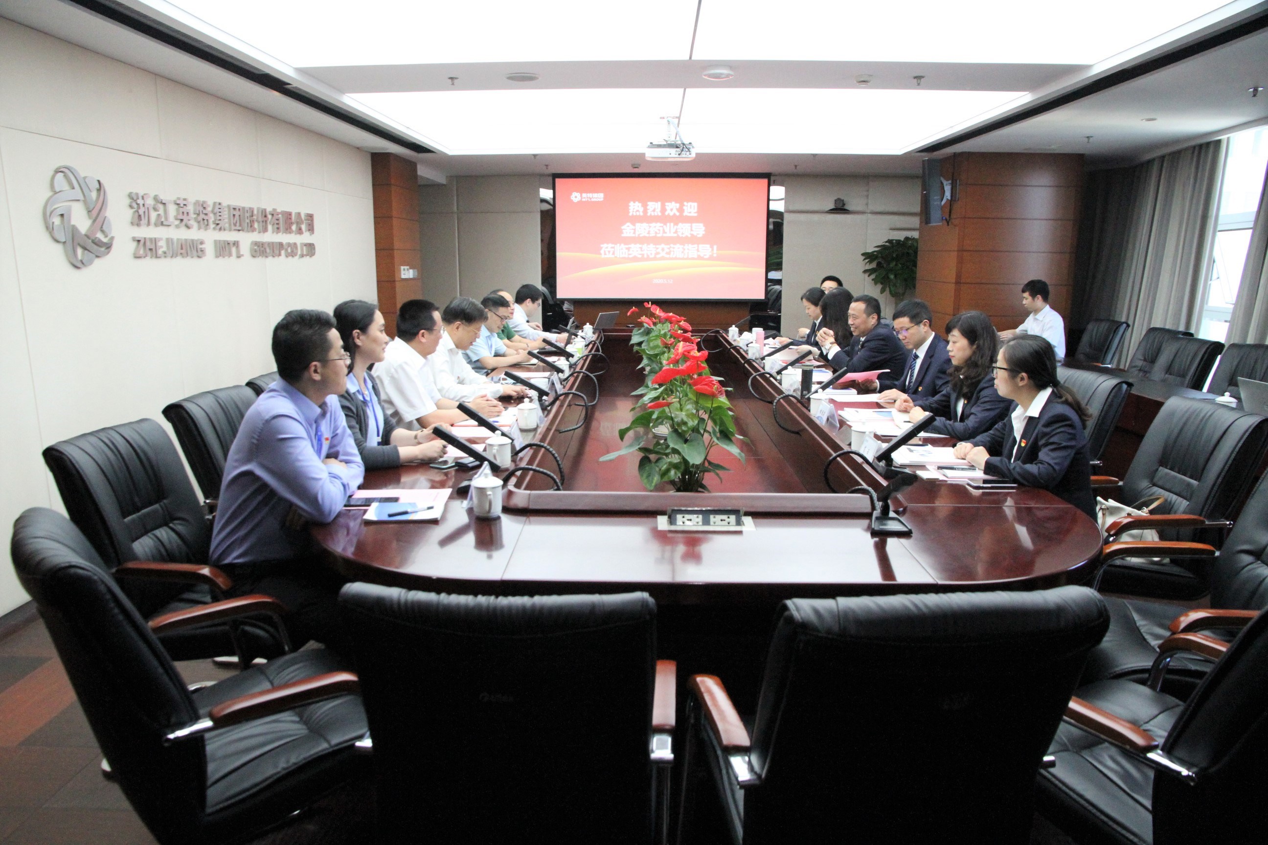 15918459426759624XSO.jpg 15918459426759624XSO.jpg